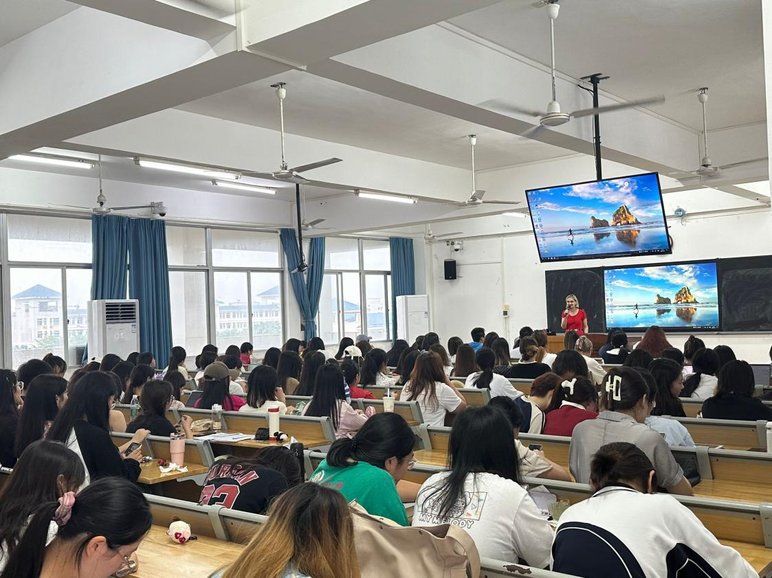 創(chuàng)新創(chuàng)業(yè)實(shí)踐周-- 中美學(xué)前教育系列宣講會